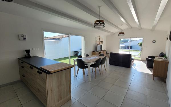 Maison à vendre    5 pièces •  Le Bois-Plage-en-Ré