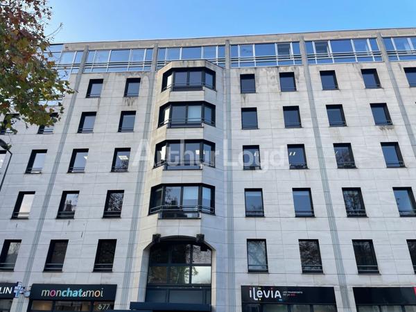 Bureaux à louer à Lille - Surface moderne avec parking et équipements performants