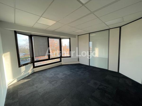 Bureaux à louer à Lille - Surface moderne avec parking et équipements performants