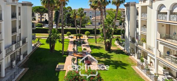 Appartement à vendre 4 pièces SANARY SUR MER (83) + 2 garages + Parking.