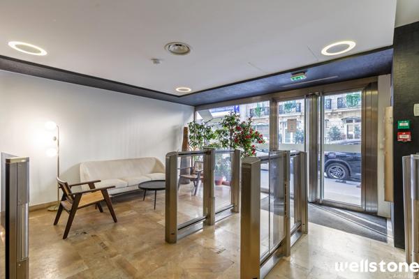 Bureaux à louer à PARIS 75008