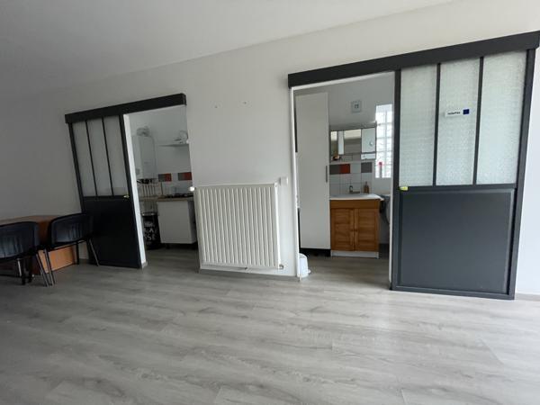 LOCATION - BUREAUX - 145 m2 - A LOUER - BRESLES