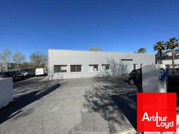 Bureaux à louer 114 m² à Montpellier Parc 2000 avec parkings privatifs