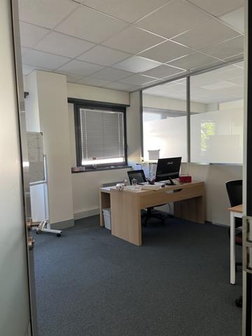 Bureaux à louer 270 m² Roissy-en-France proche aéroport CDG terrasse privée