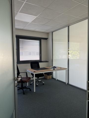 Bureaux à louer 270 m² Roissy-en-France proche aéroport CDG terrasse privée