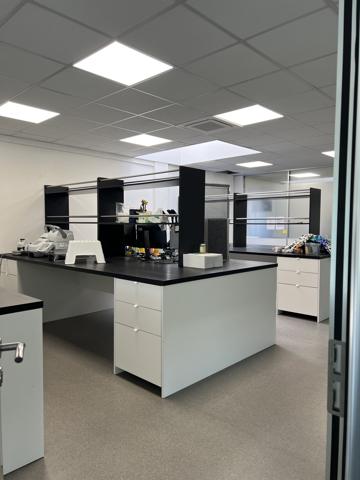 Bureaux à louer 270 m² Roissy-en-France proche aéroport CDG terrasse privée