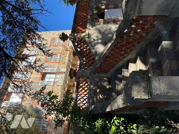 L'Etude Maubé vend une magnifique propriété de charme de plus de 500m2 située à Cassis.