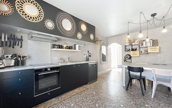 Maison à vendre    5 pièces •  Mudaison