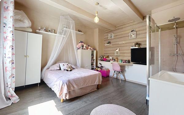 Maison à vendre    5 pièces •  Mudaison