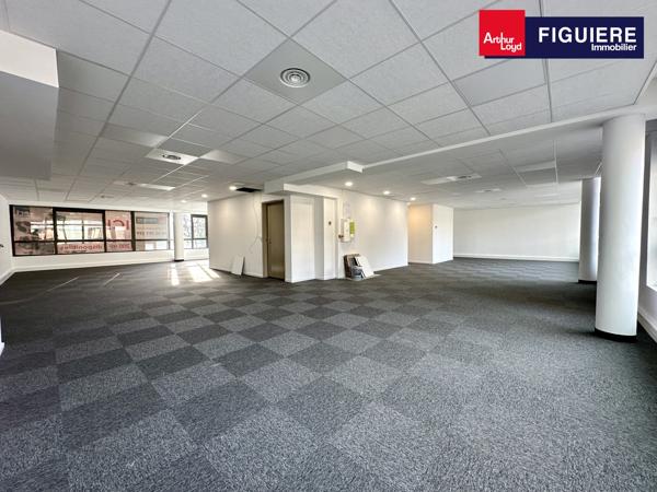 BUREAUX DE TRÈS BON STANDING EN CV D'AIX AVEC PARKING
