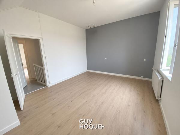 Maison rénovée avec garage et dépendances ? Montceau-les-Mines
