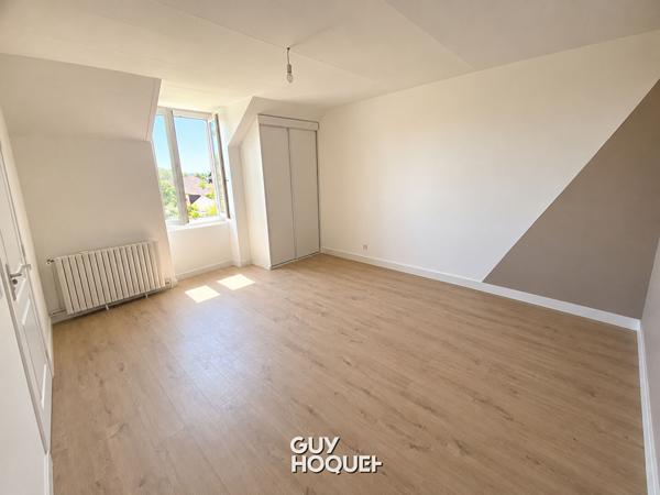 Maison rénovée avec garage et dépendances ? Montceau-les-Mines