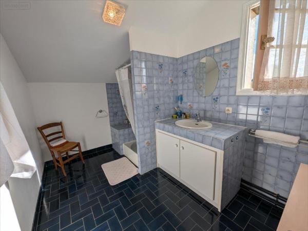 Maison à vendre à Saint-Amand-Montrond dans le Cher (18200), ref : 1047800LA