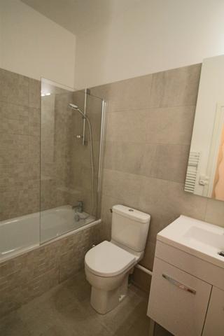 Lyon (69001) Studio meublé tt équipé - rue Neuve - prochainement Disponible !