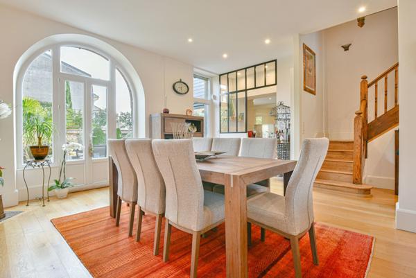 Maison 8 pièces - 200 m² Exclusivité efficity