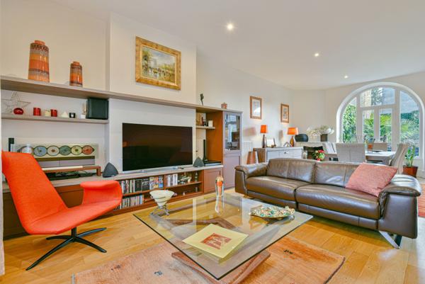 Maison 8 pièces - 200 m² Exclusivité efficity