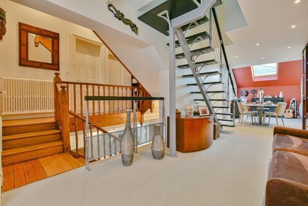 Maison 8 pièces - 200 m² Exclusivité efficity