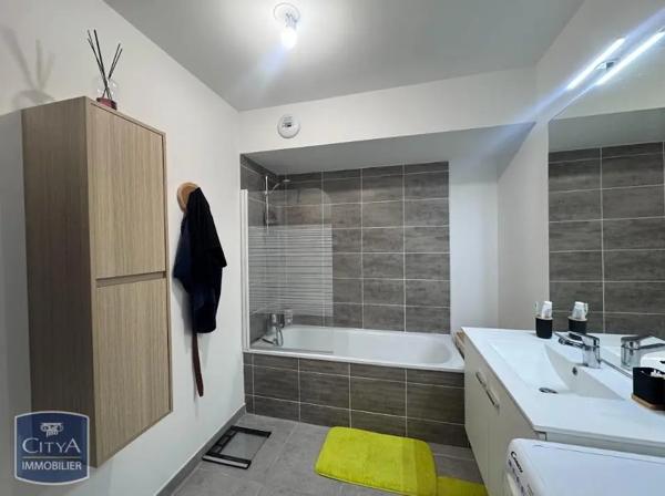 Appartement à louer 3 pièces 64.19m² Maubec (38300)