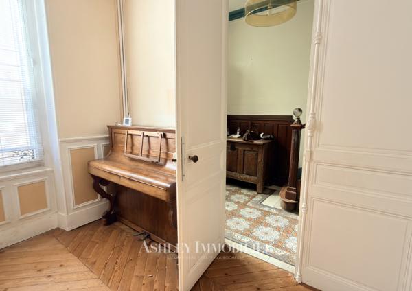 À VENDRE - MAISON DE CARACTÈRE À RAFRAICHIR - LA ROCHELLE - LA GENETTE