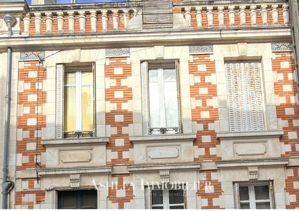 À VENDRE - MAISON DE CARACTÈRE À RAFRAICHIR - LA ROCHELLE - LA GENETTE
