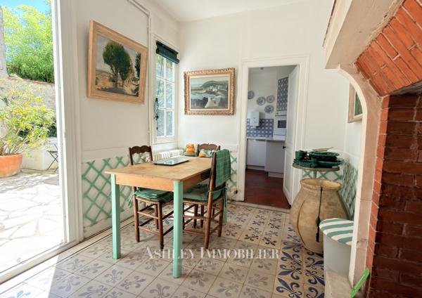 À VENDRE - MAISON DE CARACTÈRE À RAFRAICHIR - LA ROCHELLE - LA GENETTE