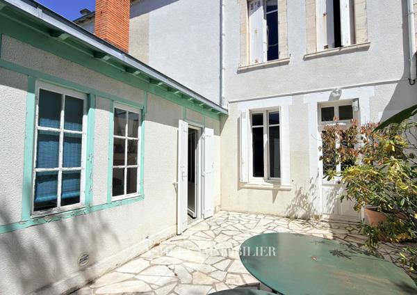 À VENDRE - MAISON DE CARACTÈRE À RAFRAICHIR - LA ROCHELLE - LA GENETTE