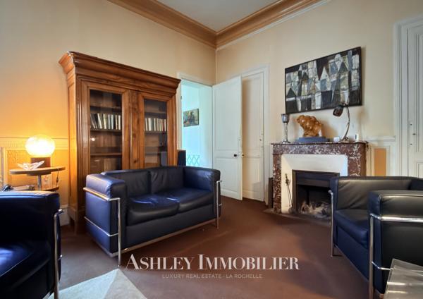À VENDRE - MAISON DE CARACTÈRE À RAFRAICHIR - LA ROCHELLE - LA GENETTE