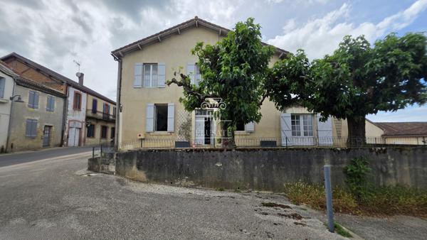 MAISON T5 - 123M² EN CENTRE VILLE AVEC JARDINET ET GARAGE / EAUZE