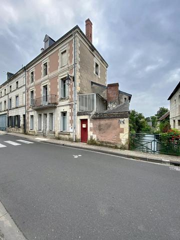 Belle maison de ville à proximité des commerces et services