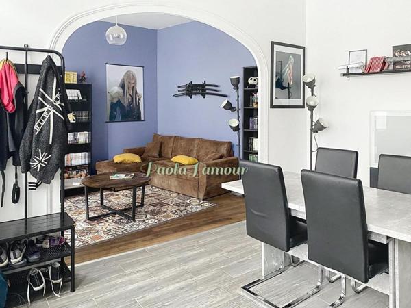 Belle maison de ville à proximité des commerces et services