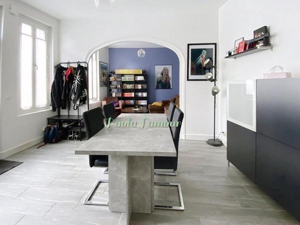 Belle maison de ville à proximité des commerces et services