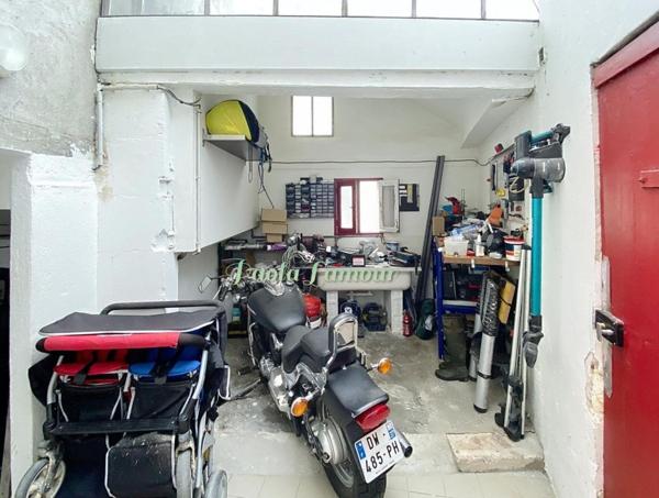 Belle maison de ville à proximité des commerces et services