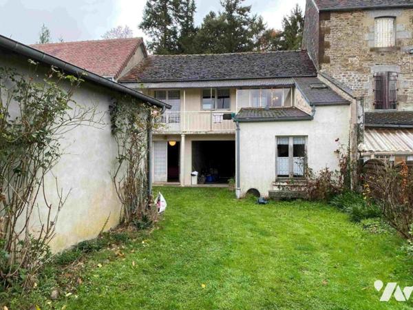 RÂNES, proche commerces et château:  Maison d’habitation à restaurer  sur 537 m² de terrain