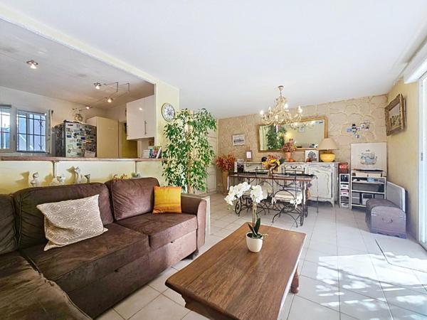 Maison familiale avec piscine et bonne humeur incluse !