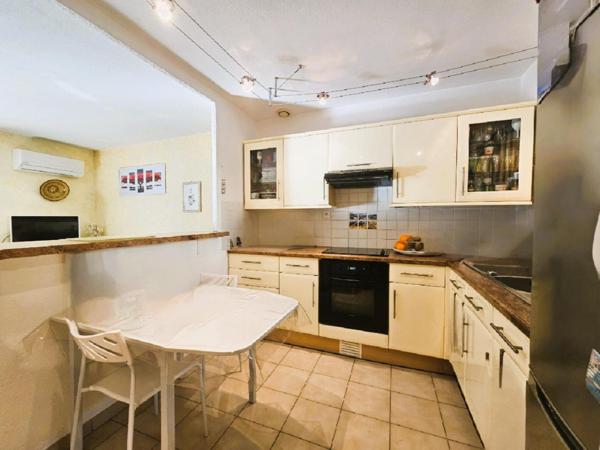 Maison familiale avec piscine et bonne humeur incluse !