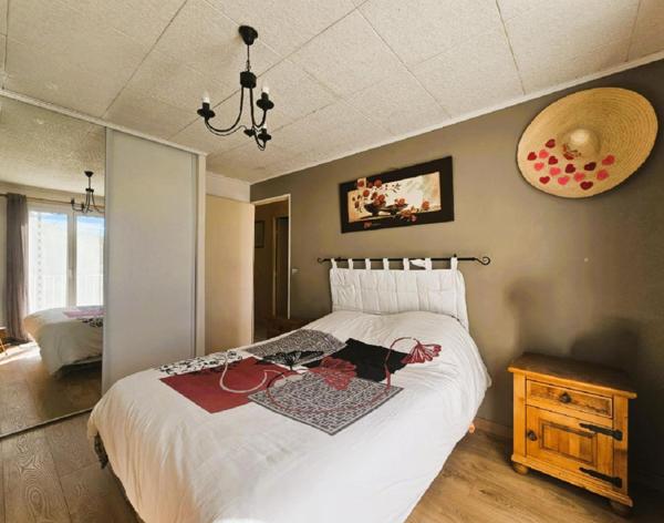 Maison familiale avec piscine et bonne humeur incluse !