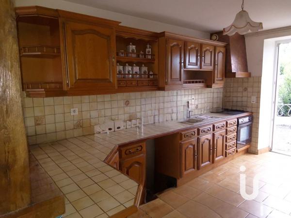 Maison 5 pièces de 139 m² à Ardentes (36120)