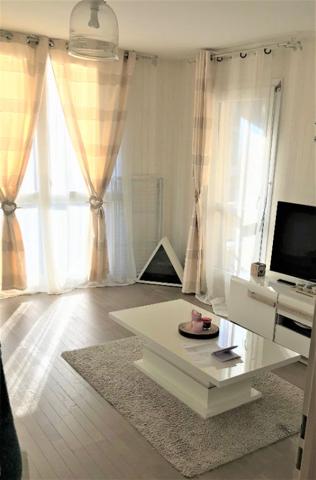 Appartement Bussy Saint Georges 1 pièce(s) 29.85 m2 meublé + balcon + parking