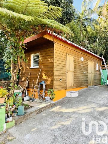 Maison 9 pièces de 278 m² à Saint-Pierre (97432)