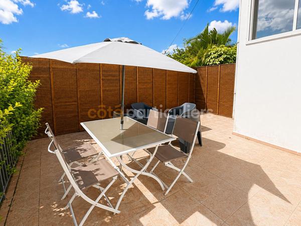 Location
                Appartement87,29 m² - 3 Pièces -
                    ste ANNE (97180)