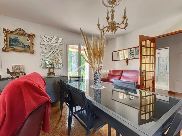 Villa familiale T6 de 136 m² – Terrain de 739 m² – Double garage – Proximité du Centre Ville