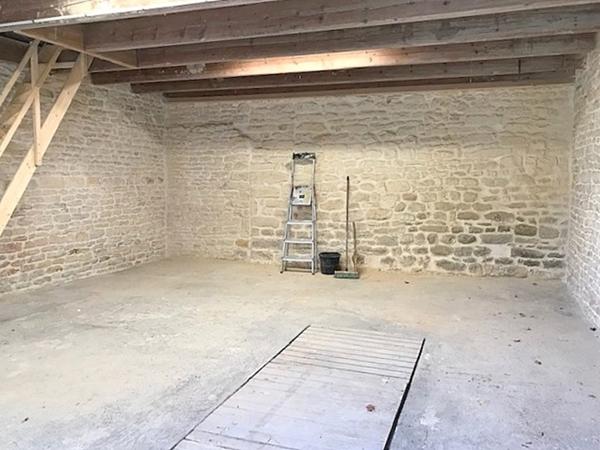 Garage sur 2 niveaux 70 m2 vendu loué