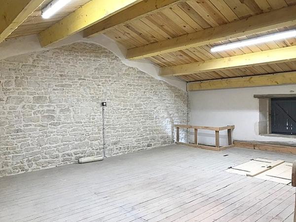 Garage sur 2 niveaux 70 m2 vendu loué