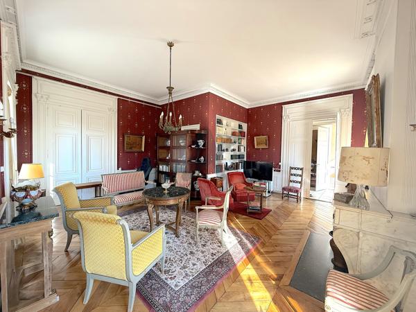 RARE NEUVILLE SUR SAONE. Appartement 137m2 hab env. terrasse, jardin, garage