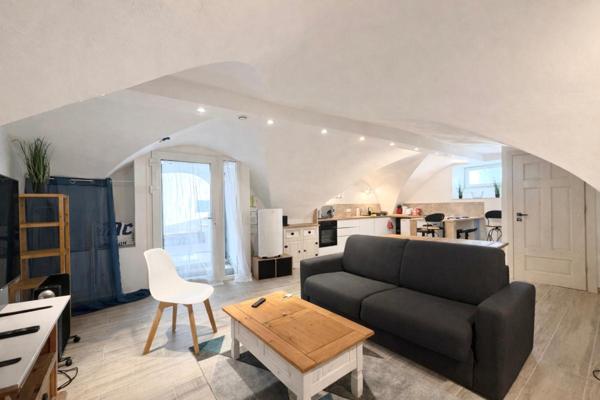 Appartement rénové Le Cannet limite Cannes 2 pièces 57 m2 duplex