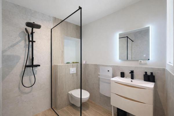 Appartement rénové Le Cannet limite Cannes 2 pièces 57 m2 duplex