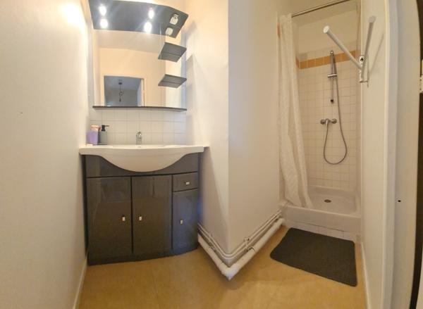 Chartres Basse ville : Grand appartement T5 avec balcon terrasse et parking