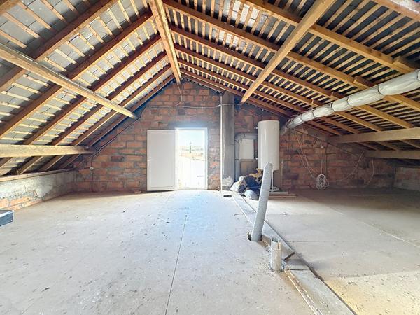 Maison à vendre à Mouliherne avec dépendances