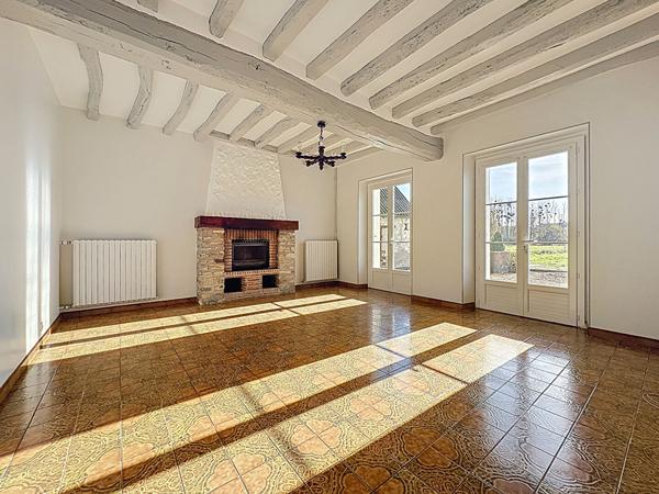 Maison à vendre à Mouliherne avec dépendances