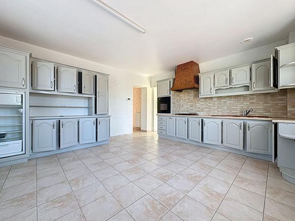 Maison à vendre à Mouliherne avec dépendances